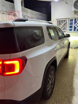 جي ام سي اكاديا